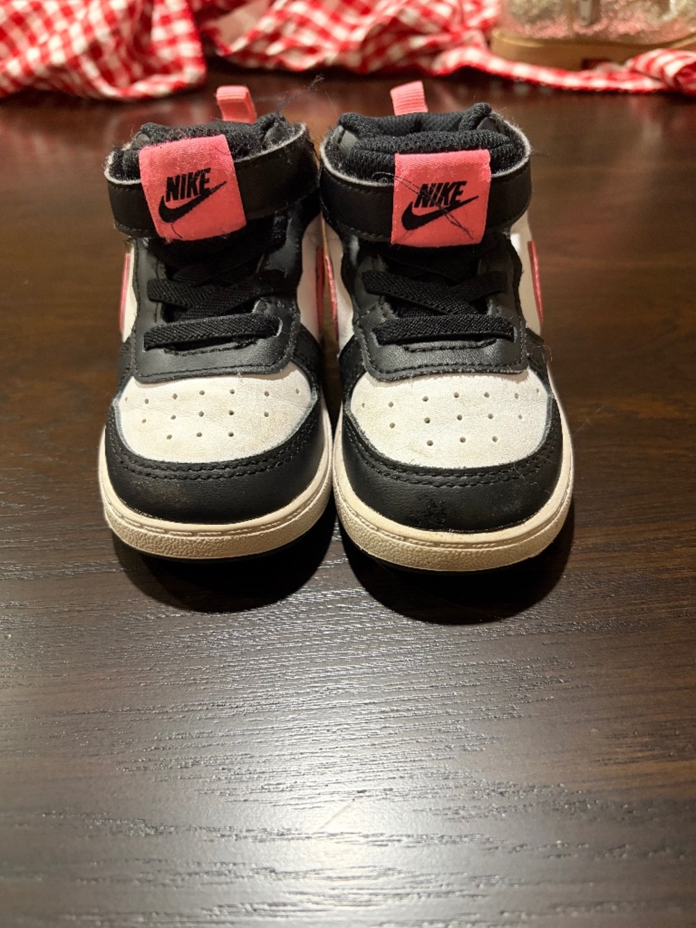 Nike 7c pink & black
